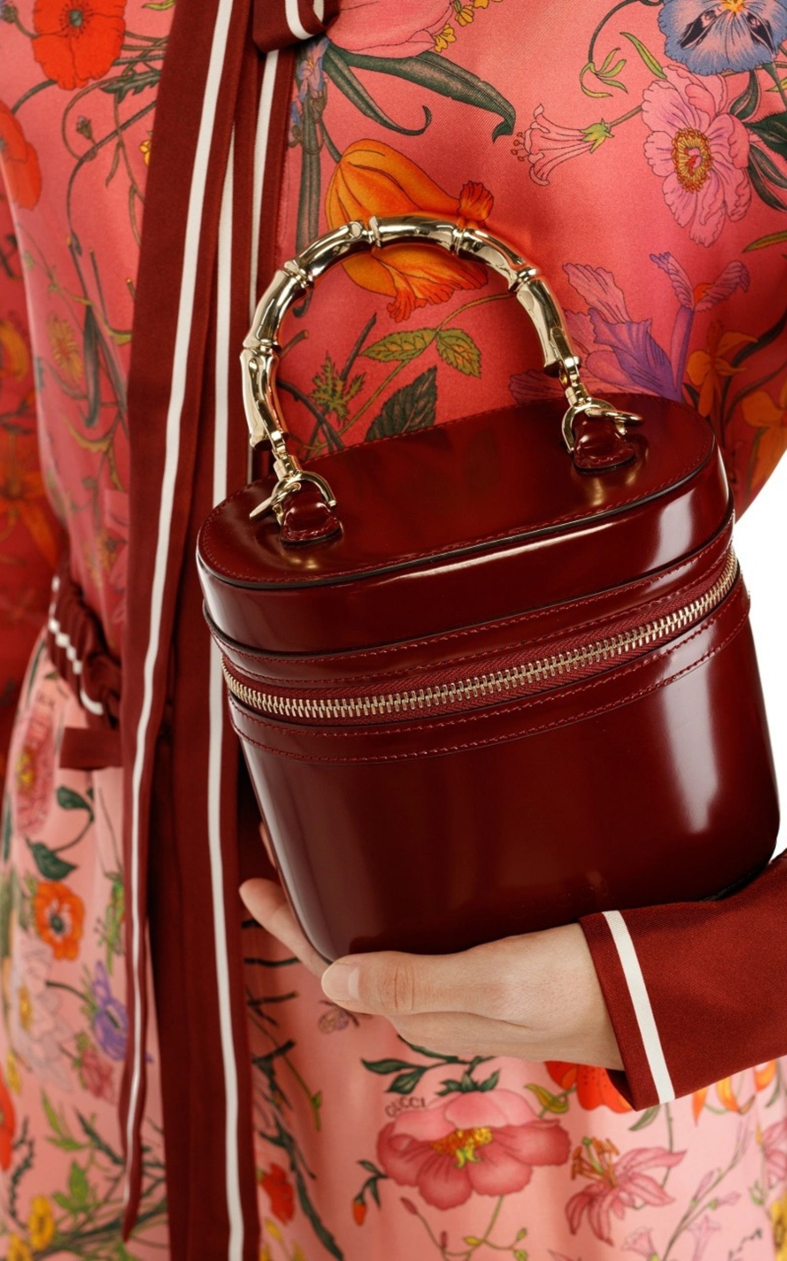 Gucci burgundy glossy leather bucket bag with bamboo-inspired top handle