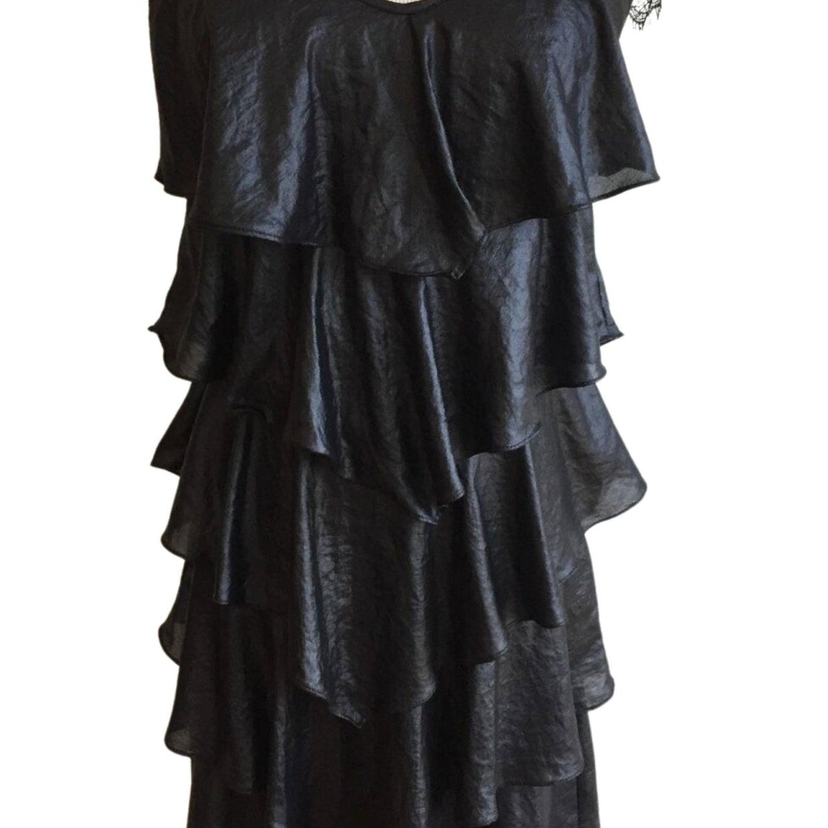 BCBGMAXAZRIA Woven Tiered Lace Dress – Runway Catalog