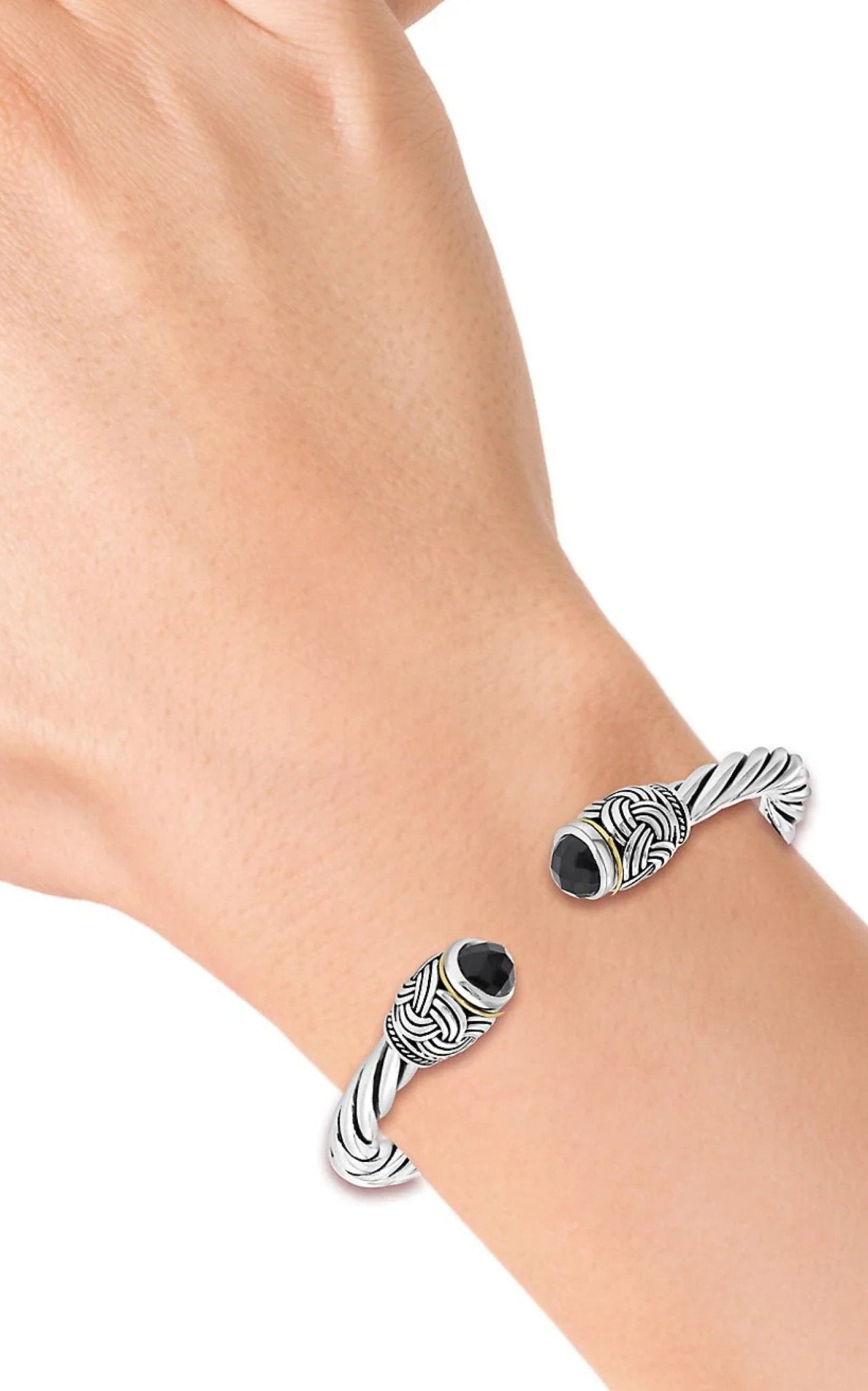 Effy Effy Armreif aus Sterlingsilber, 18 Karat Gelbgold und Onyx – Runway-Katalog