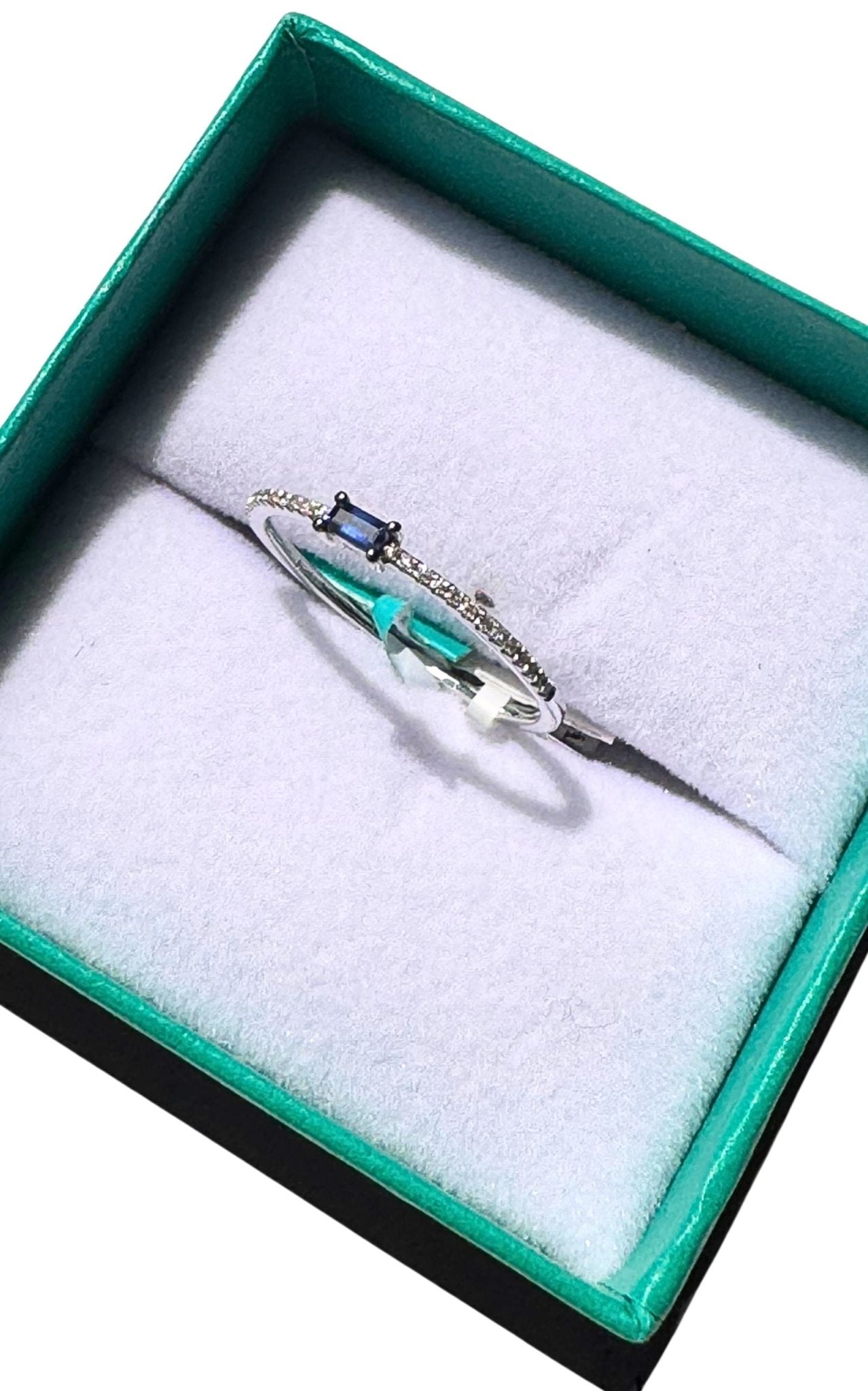 Effy Royale Bleu 14 Karat Weißgold Natürlicher Saphir 0,08 Karat Gesamtgewicht Diamantring Größe 7 – Runway-Katalog