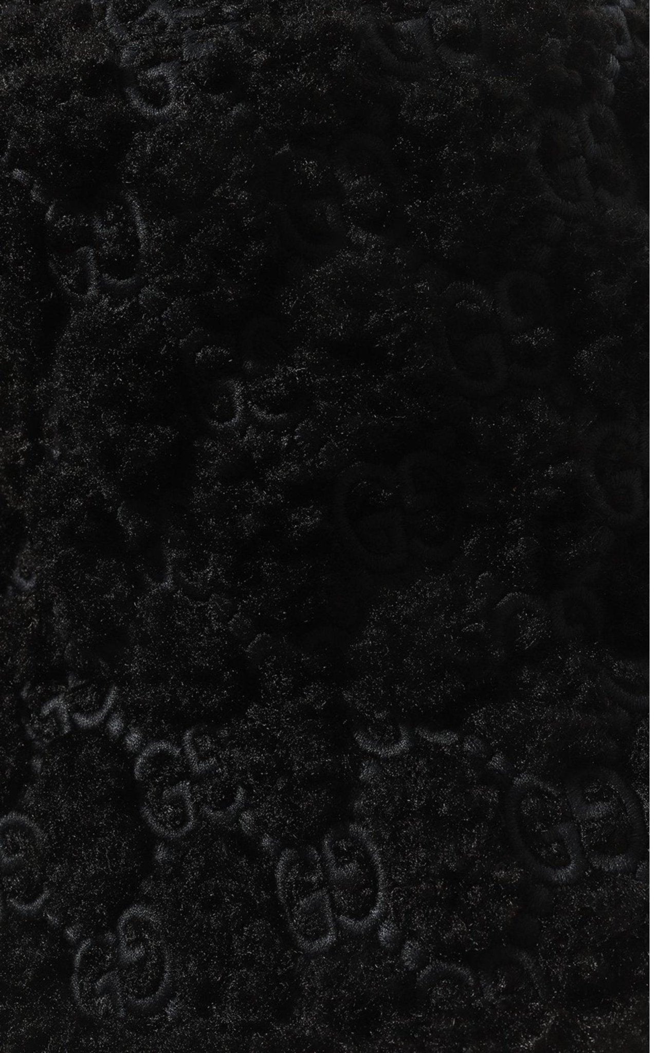 Gucci Schwarze, lockige Gg Eco-Pelzmütze mit Ohrenklappen – Laufsteg-Katalog