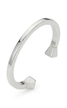 Gucci Chiodo 925 sterling silver cuff bracelet with Gucci logo engraving 