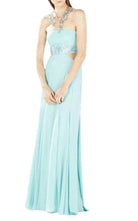 BCBGMAXAZRIA Axelle Trägerloses Abendkleid mit Ausschnitt an der Taille – Laufsteg-Katalog