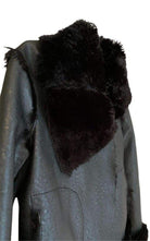 BCBGMAXAZRIA Schwarze Kunstlederjacke – Laufsteg-Katalog