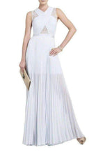 BCBGMAXAZRIA Caia Kristallblaues Chiffon-Plisseekleid – Laufsteg-Katalog