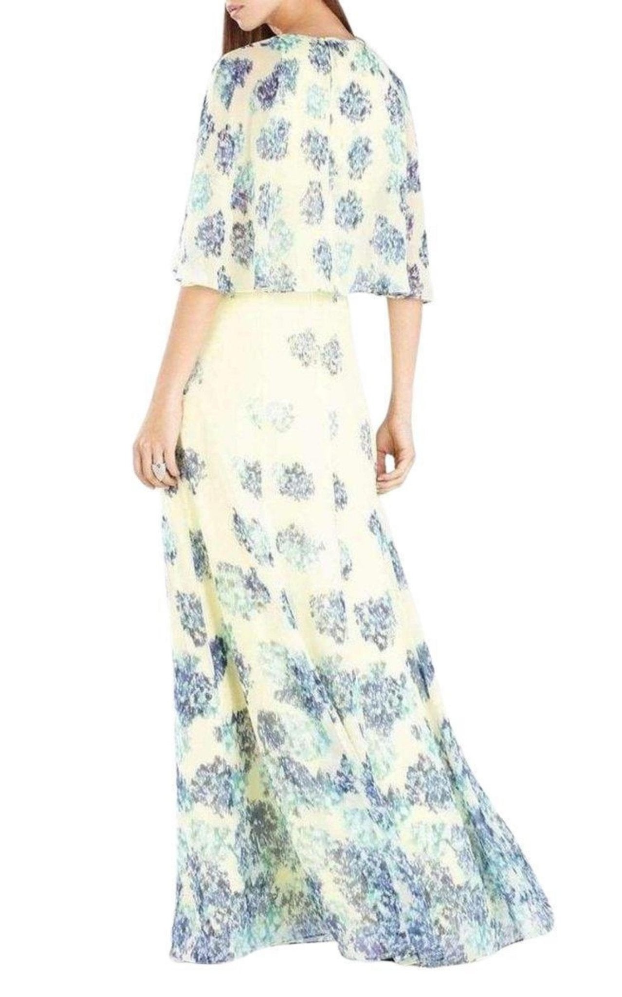 BCBGMAXAZRIA Cassondra Kleid mit Rundhalsausschnitt und Stufenrock – Laufsteg-Katalog