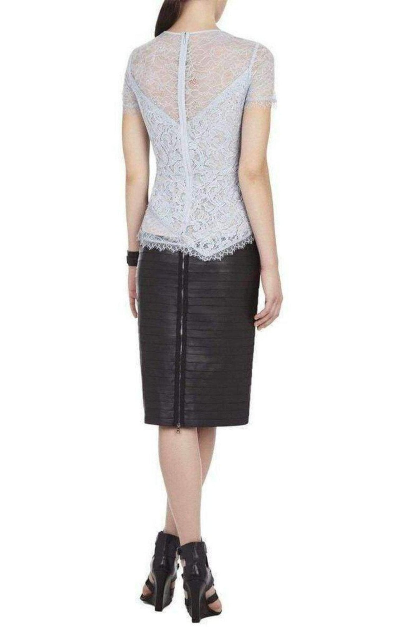 BCBGMAXAZRIA Cindee Top con peplum y manga corta transparente - Catálogo de pasarela