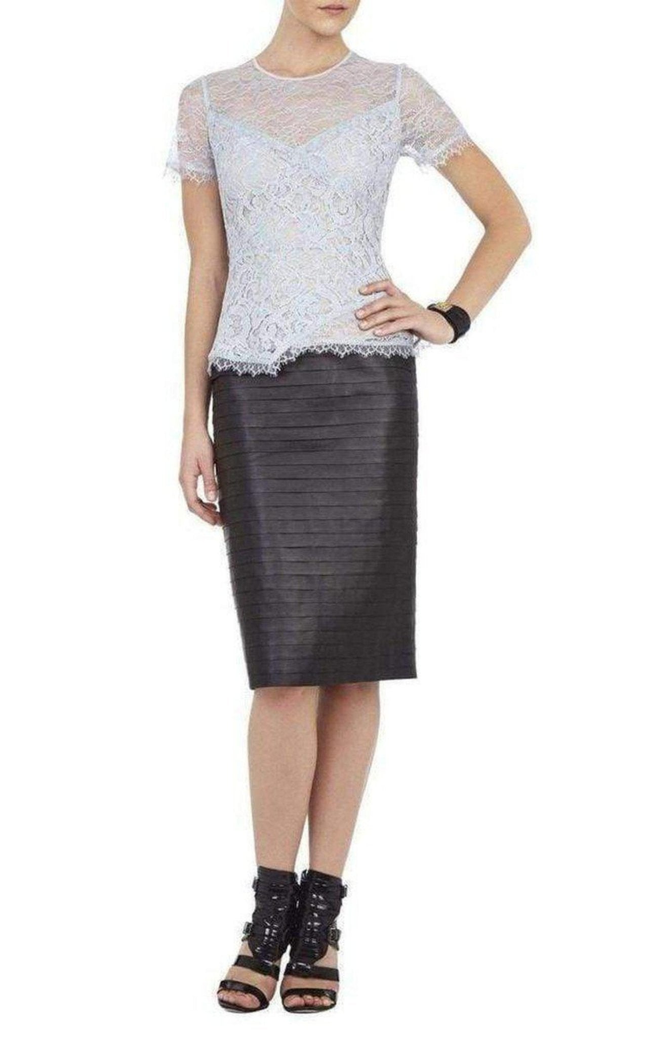 BCBGMAXAZRIA Cindee Top con peplum y manga corta transparente - Catálogo de pasarela