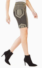 BCBGMAXAZRIA Josa Metallic-Bleistiftrock – Laufsteg-Katalog