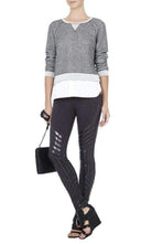 BCBGMAXAZRIA Lacie Leggings mit linearem Paillettenmotiv – Laufsteg-Katalog