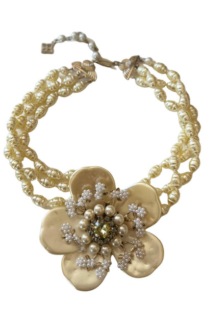 BCBGMAXAZRIA Pearl Flower Necklace - Runway Catalog
