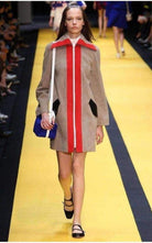 Carven Kleine Schultertasche aus Wildleder – Runway-Katalog