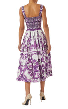 منظر جانبي لفستان قطني من Dolce & Gabbana Majolica مع صدرية ضيقة من الخلف