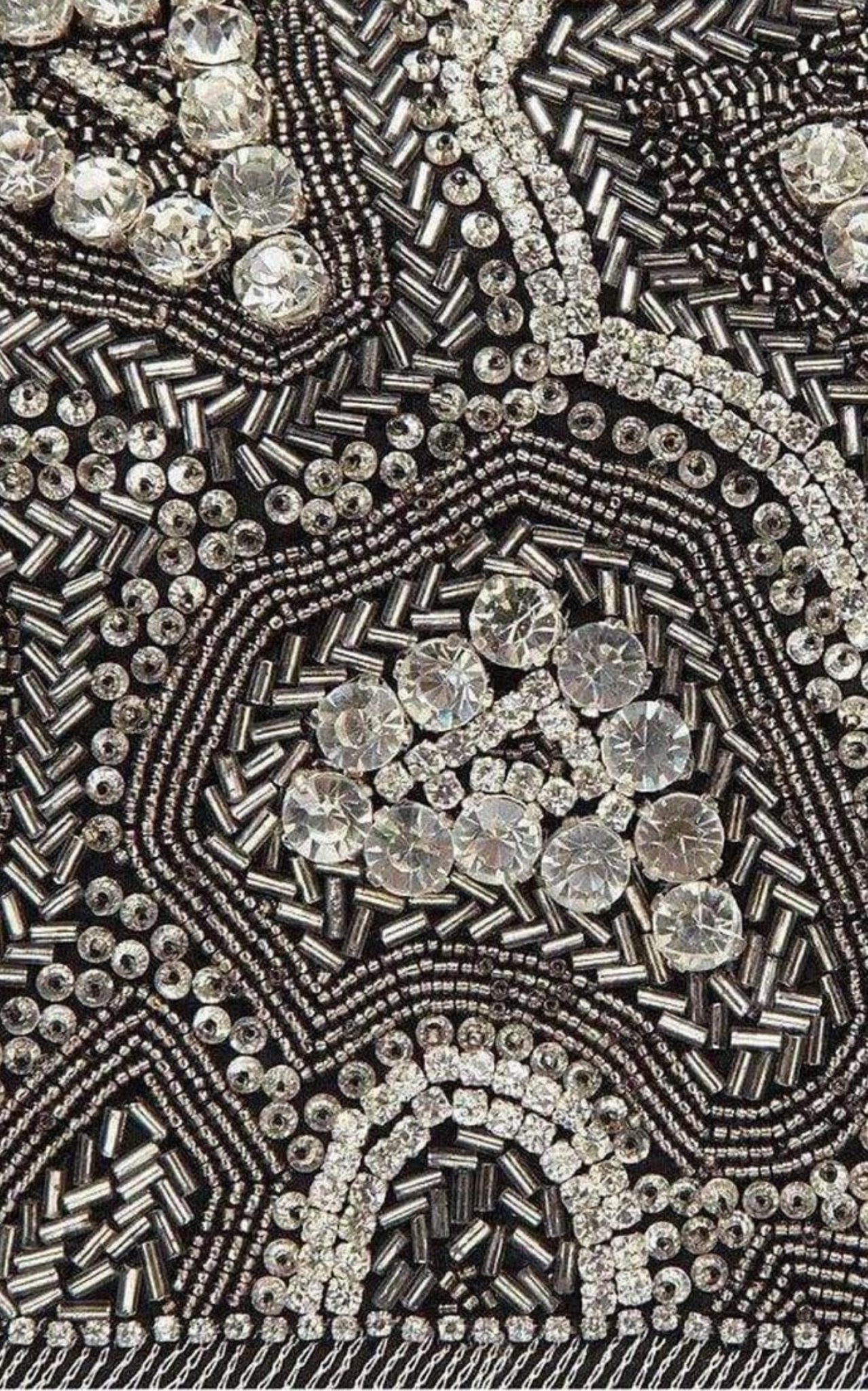 Dries Van Noten Clutch aus schwarzem Nubukleder und Swarovski-Kristallen – Runway-Katalog