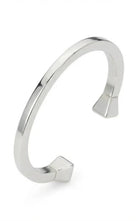 Gucci Chiodo 925 sterling silver cuff bracelet with Gucci logo engraving 