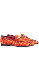 Gucci Loafer aus Canvas mit orangefarbenem Horsebit-Logo-Print und goldfarbenen Metallbeschlägen