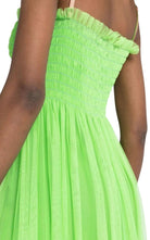 Gucci Kiwi-grünes, gerafftes Oberteil, gesmoktes Seidenkleid – Laufsteg-Katalog