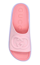 Gucci Miami GG - Chanclas de goma rosa con relieve - Catálogo de pasarela