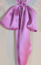 Mini vestido de Gucci con lazo Pussycat - Catálogo de pasarela