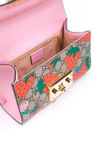 Bolso bandolera pequeño Gucci Padlock Gg Strawberry - Catálogo de pasarela