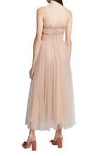 Robe de cocktail mi-longue sans bretelles en tulle froncé Jason Wu - Catalogue Runway