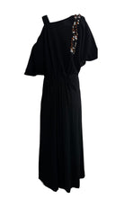 Vestido midi asimétrico con adornos de piedras ámbar de Koche - Catálogo de pasarela