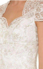 Marquesa Notte Metallic-Spitzenkleid mit Flügelärmeln – Laufsteg-Katalog