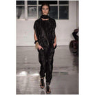 Maria Cornejo Zero + Maria Cornejo Eka Metallic-Fransenhose – Laufsteg-Katalog