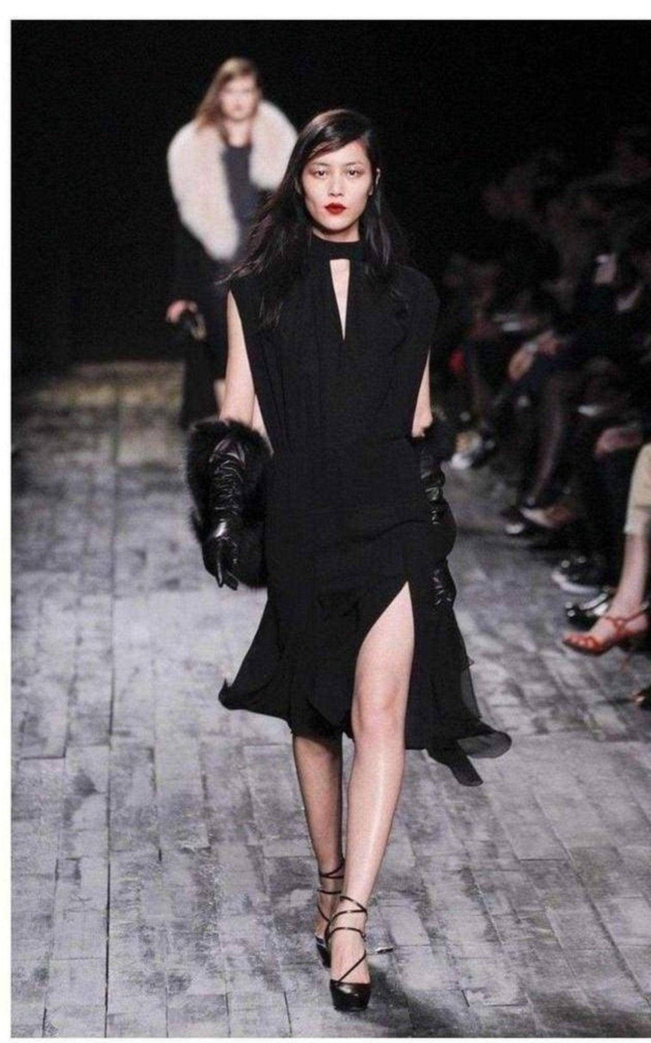 Nina Ricci Seidenvoile-Cocktailkleid ohne Ärmel – Laufsteg-Katalog