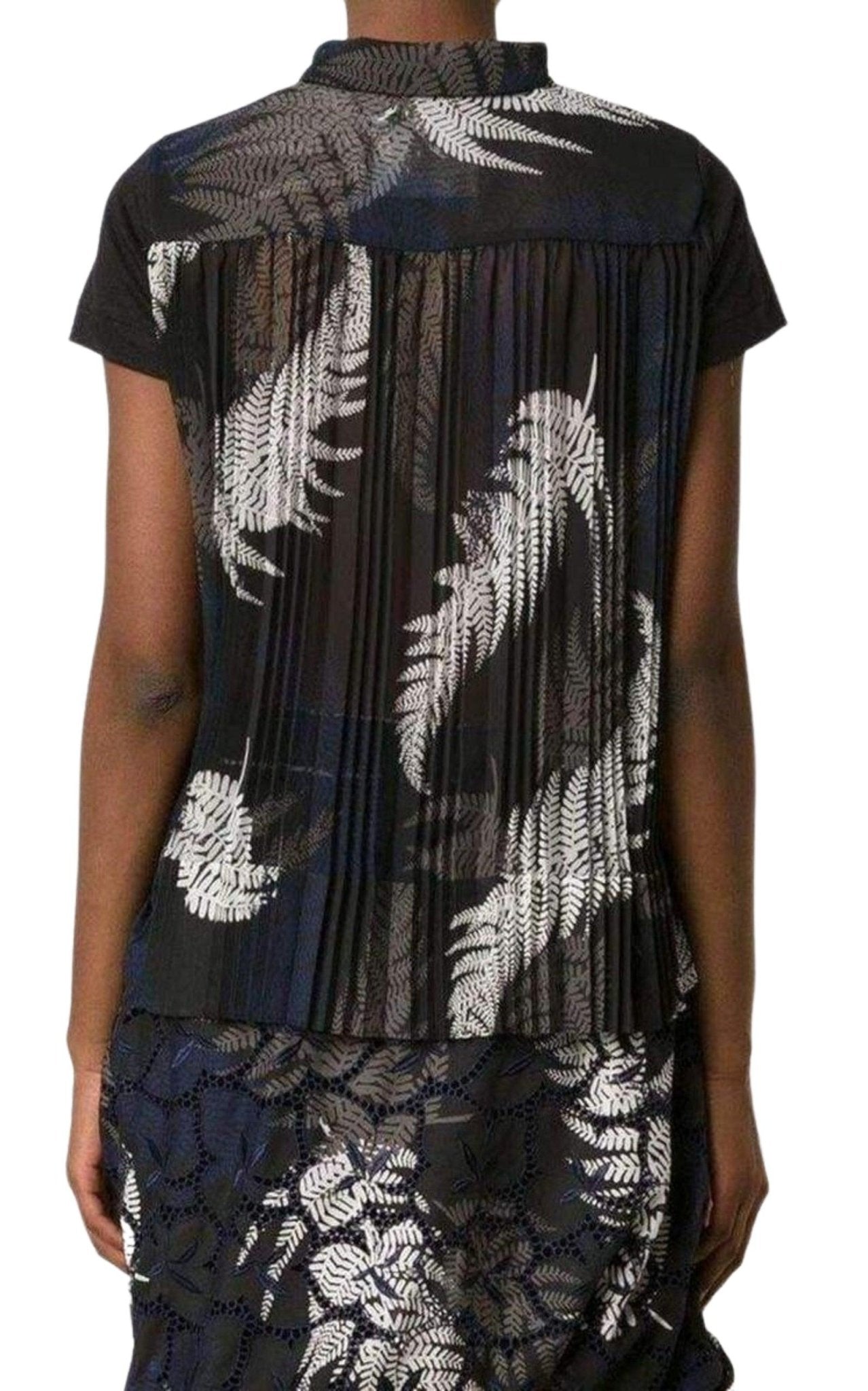 Sacai Back Pleat Black T-shirt - Runway Catalog