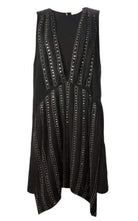 Robe de cocktail en soie noire ornée de Vanessa Bruno - Catalogue défilé